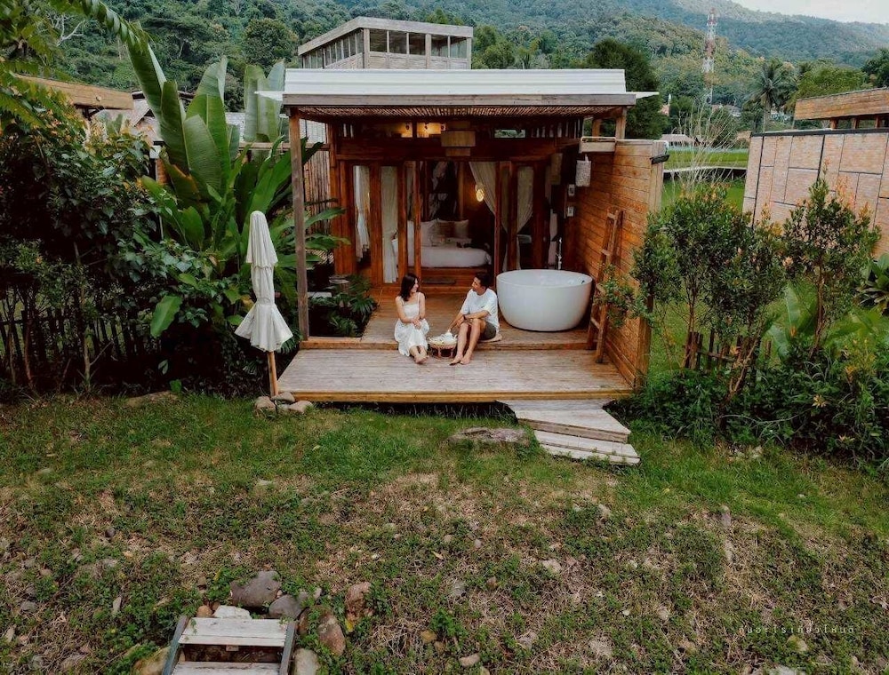 Lomhaijai Homestay