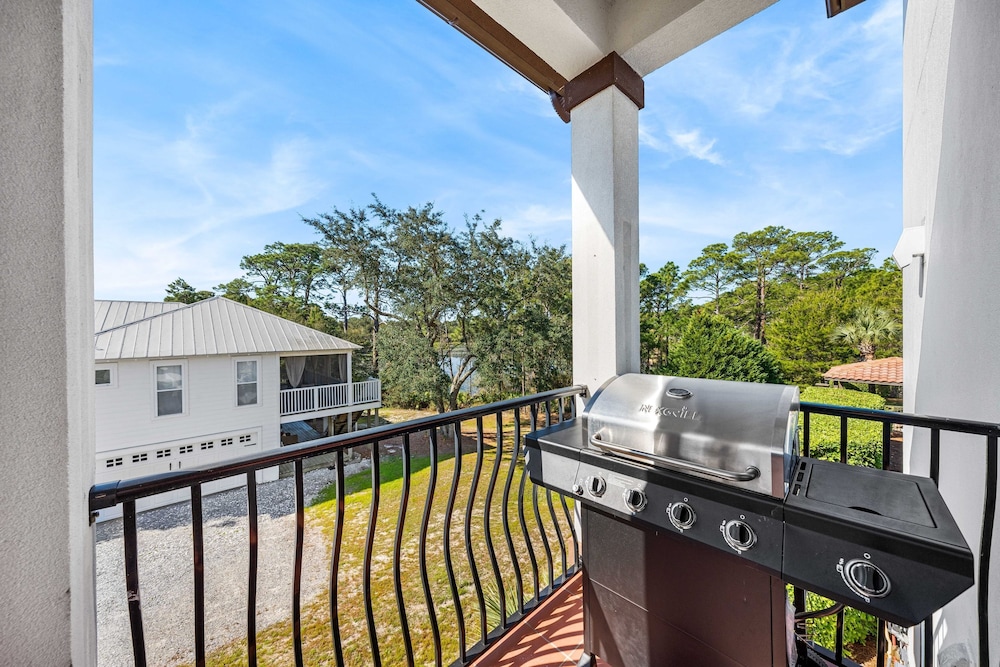 Modern Stay Near 30A w Pool Balcony Golf Cart Rental 30A Sunset Cove