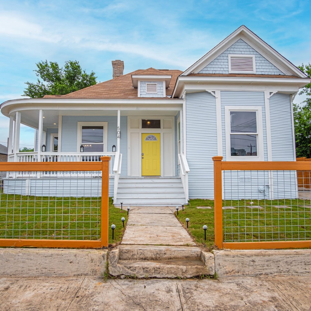 Trendy Historical Home Near Downtown Attractions
