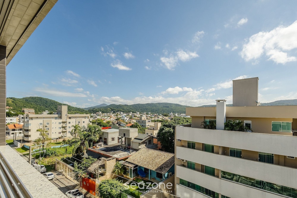 Your Exclusive Stay With Pool and Jacuzzi Just 500 Meters From the Beach - ELF