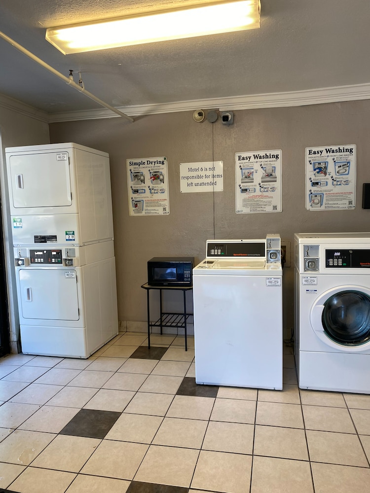 Motel 6 Lantana, FL