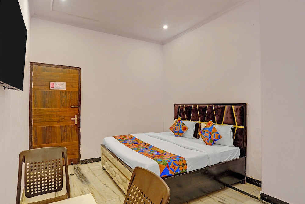 Fabhotel Rn Residency