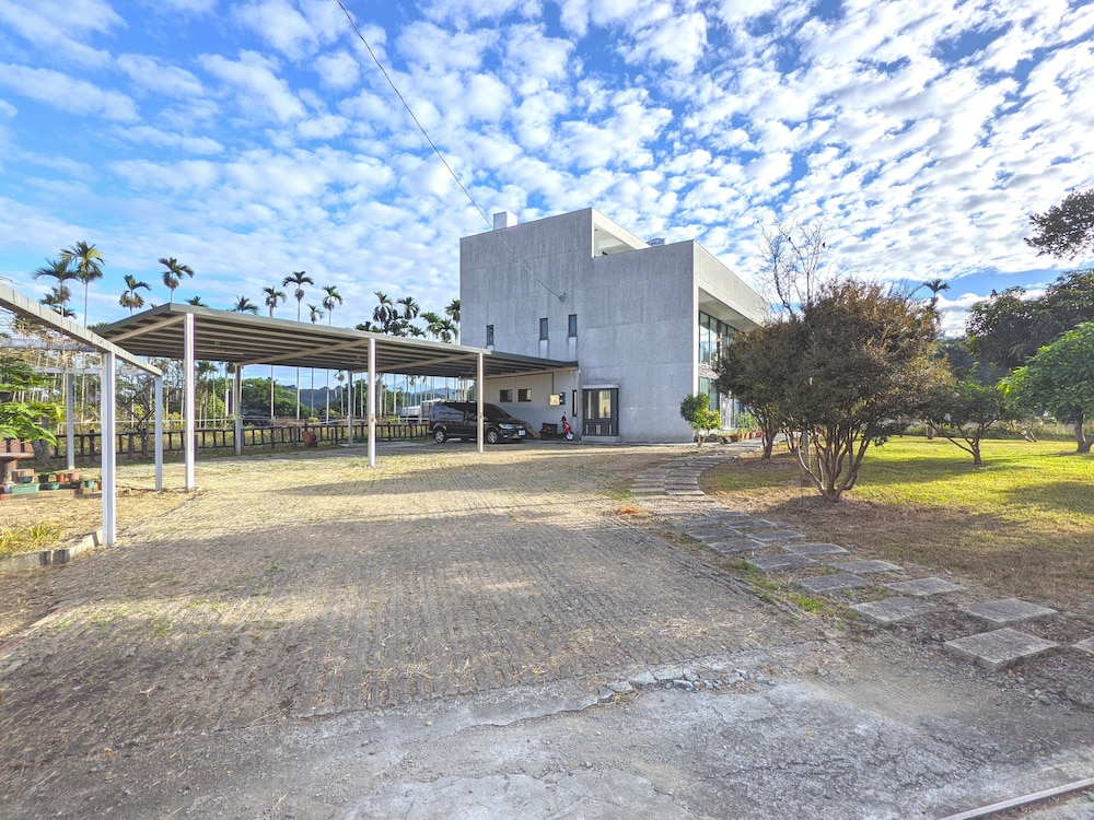 Hoyu House