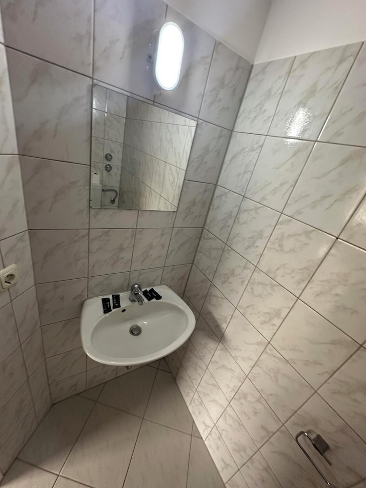 2-Rent Group Hostel Apartments HAN53