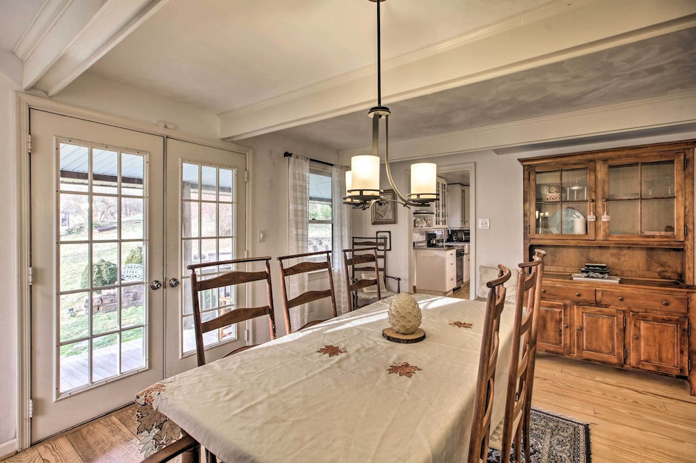 Spacious Faber Home w/ Yard, Steps to Winery! view 2