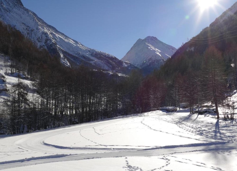 Chalet in Saas Fee Near Ski Slopes
