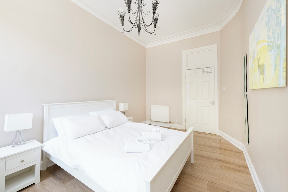 JOIVY Cosy 3bed Family Flat near Leith