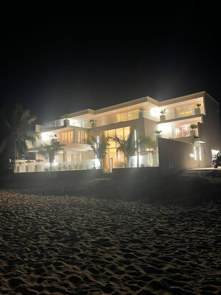 Villa Italia Somone Luxury Hotel