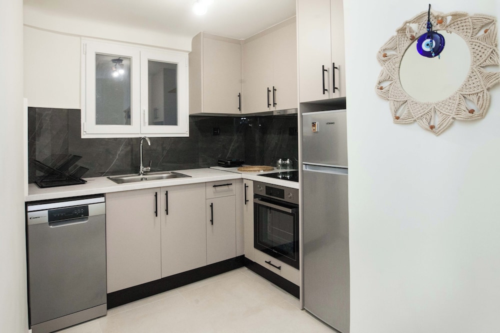 Cozy 1 Bd Getaway Apt in Lively Kipseli