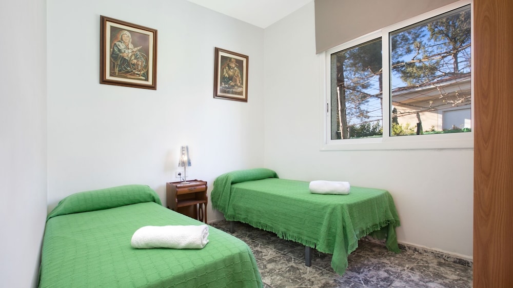Alonso in Vidreres With 4 Bedrooms and 1 Bathrooms