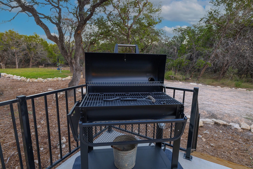 Serene Getaway Nestled in the Tx Hill Country!