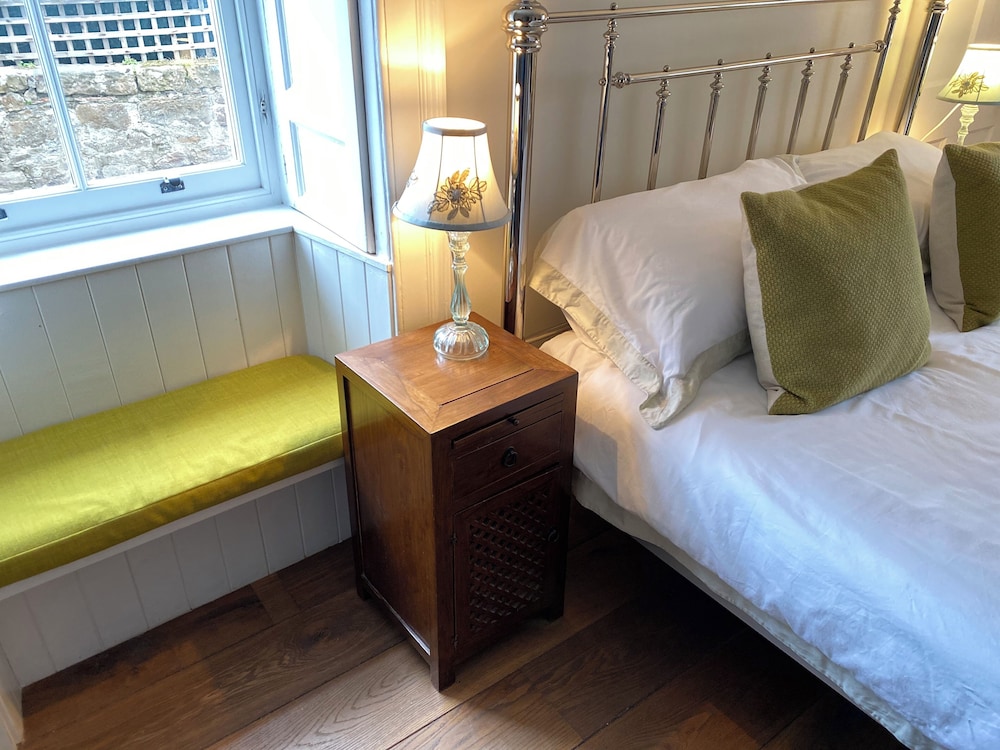 Fabulous Holiday Home by the sea in Ancient Crail view 2