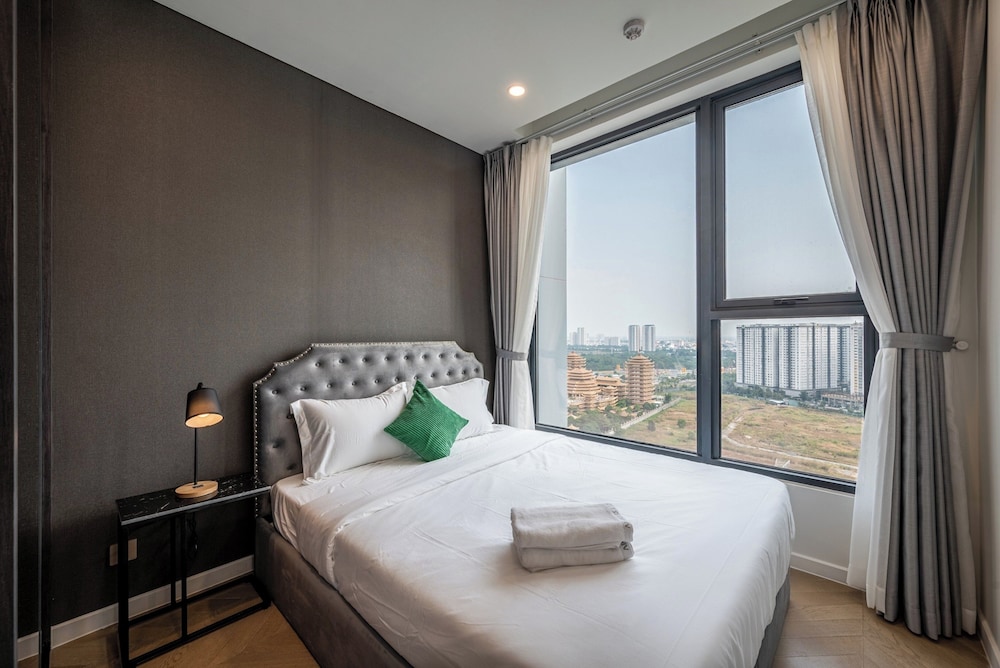Sunny Lumiere Riverside Luxury Residence