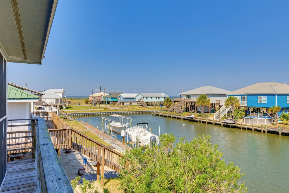 Waterfront Dauphin Island Home w/ Deck & Boat Dock view 5