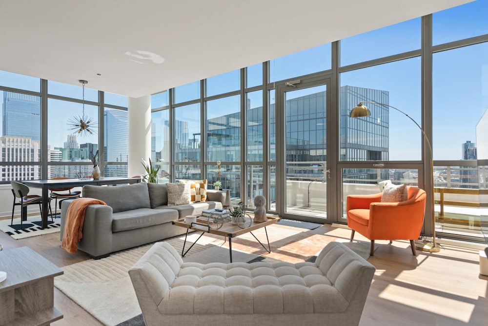 West Loop Group Retreat 2 Penthouses Balconies