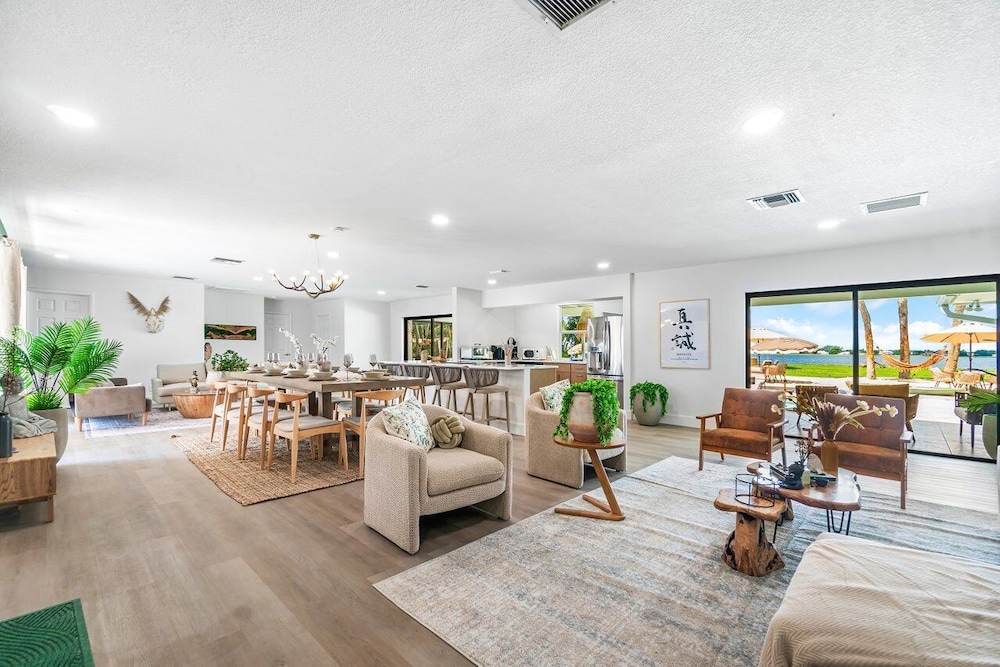 The Garden of Eden | Beautiful Villa w/ Pool & Game Room