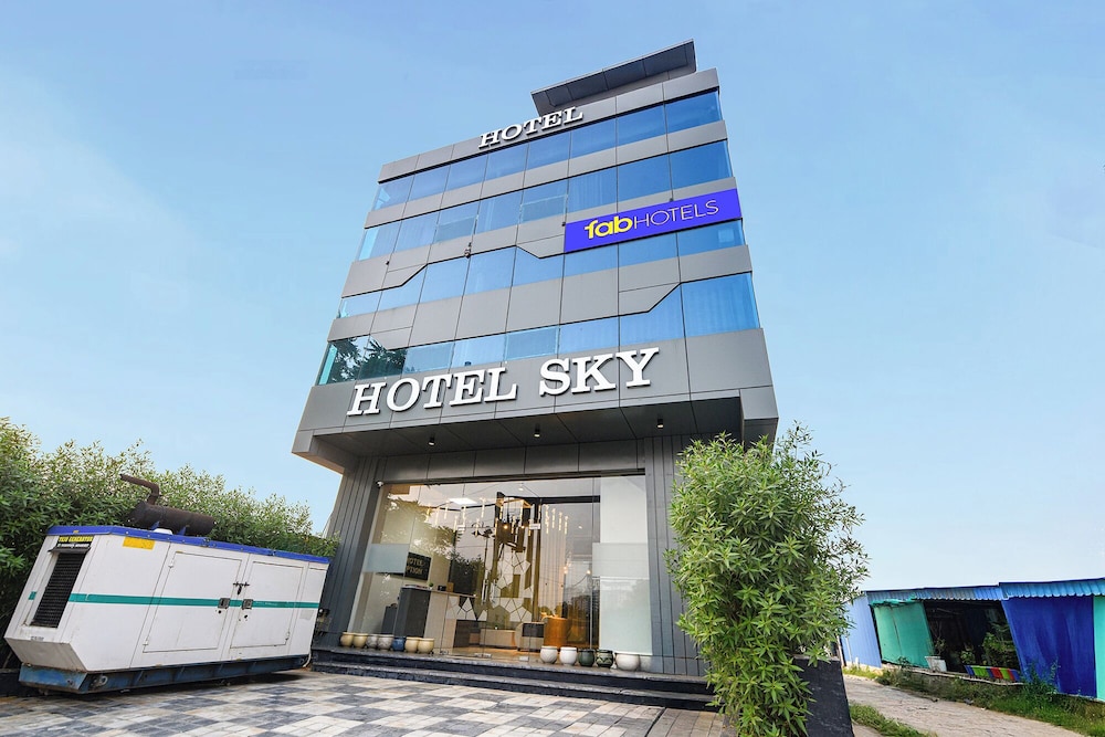 Fabhotel Sky I