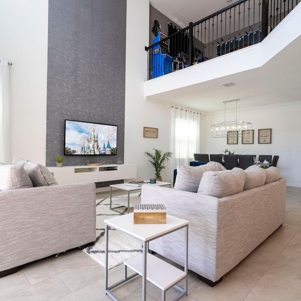 1153 KS -luxury Oasis 5BR 5BA Home Private Pool