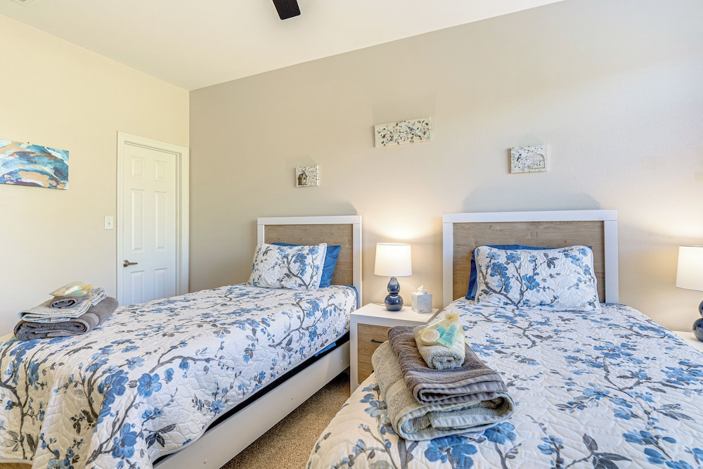 2 Mi to Texas A&m: Unit w/ Pool & Hot Tub Access