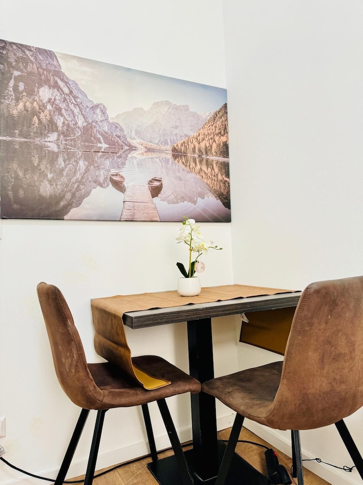 5BR Apt 10min to Matzleinsdorfer