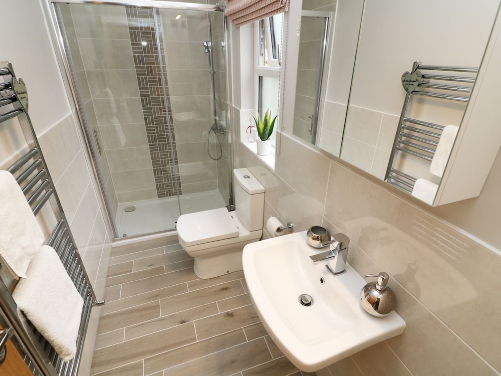 8 Waterside Wood view 5