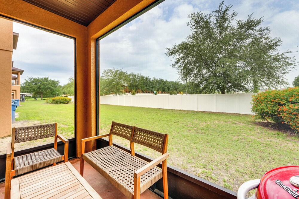 9 Mi to Disney: Gated Resort Escape w/ Pool Access