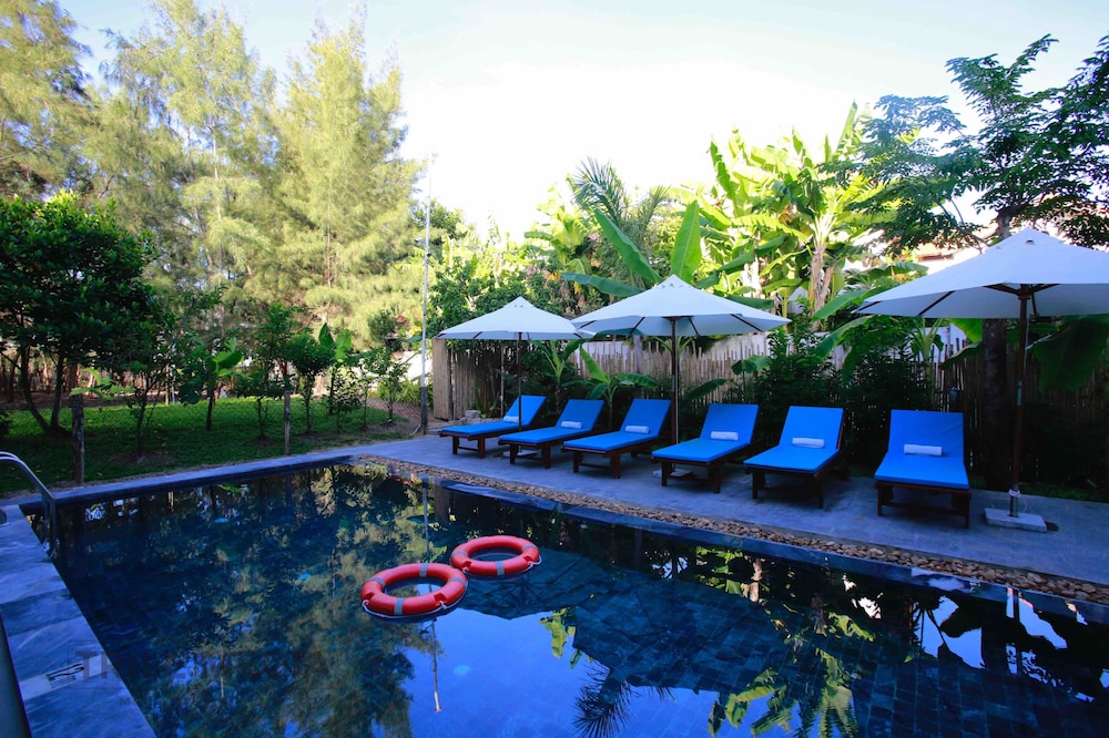 Life Beach Villa