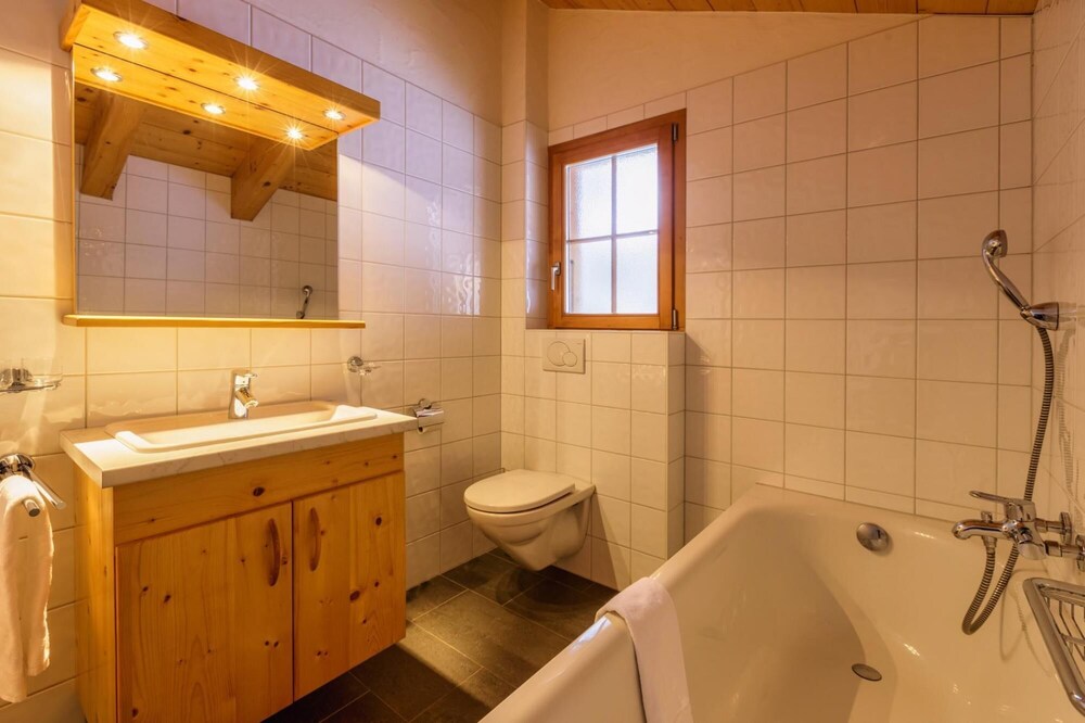 Chalet Coucou - Luxury 10 pax Chalet With Incredible Views Garage