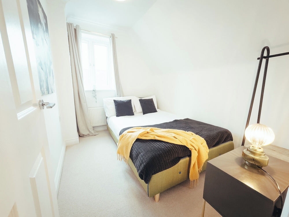 Contractors Retreat- Free Parking