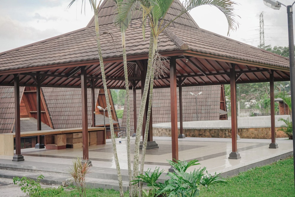 Jambu Klutuk Resort