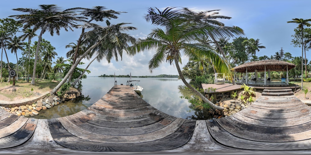 Arunalu Lake Front