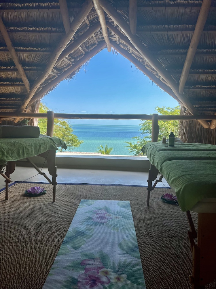 Moyeni Lodge