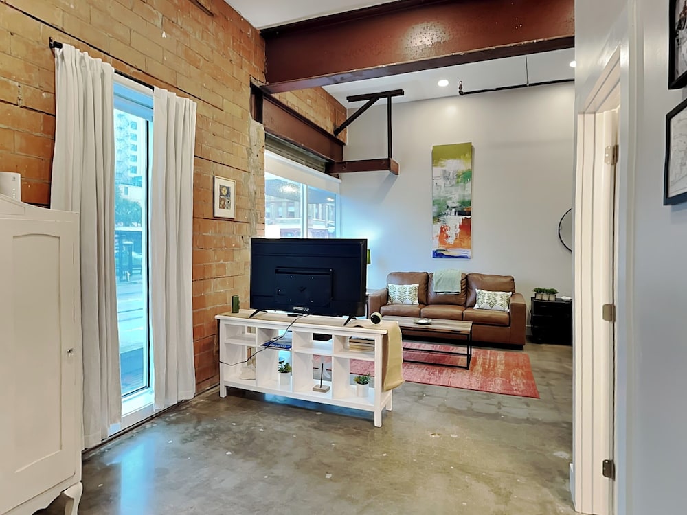 Tremont Meilleur 104 by Ryson Vacation Rentals