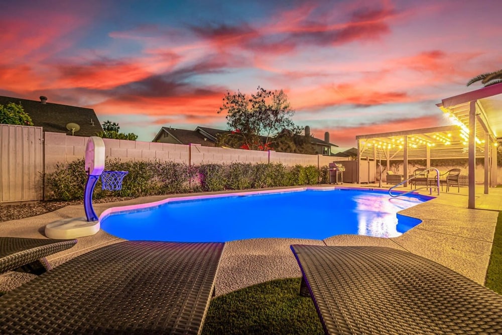 Solstice on Summit Retreat Pool Putt Grn Sleeps 10