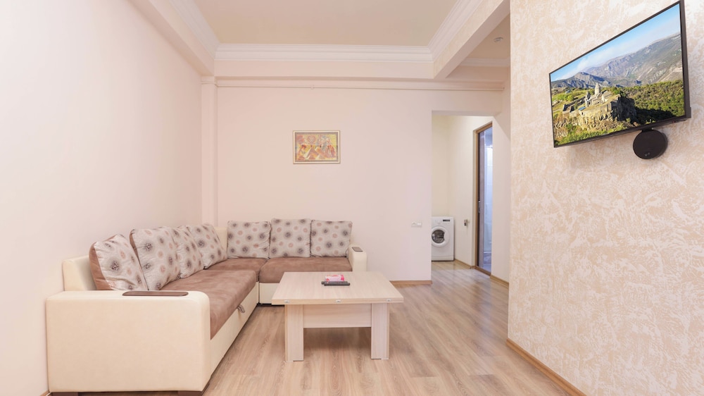 Stay Inn on Yekmalyan St