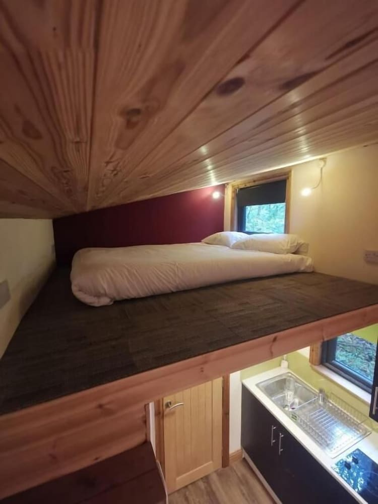 Tiny House Hot Tub view 4