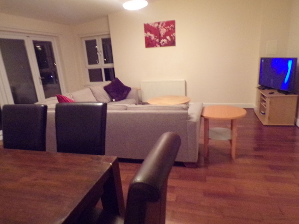 3 Bedroom Penthouse - City Centre Suites