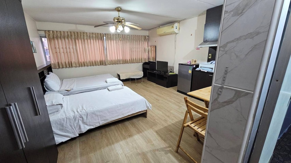 IMPACT Muang Thong Thani,daily rental room, Muang Thong Popular Condo C5