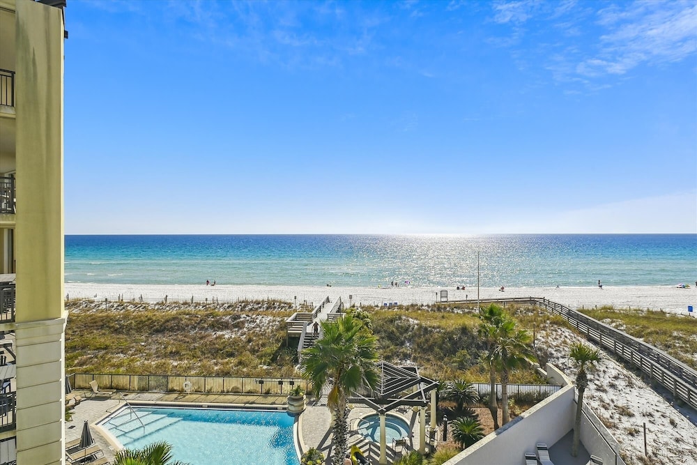 Seacrest 501AB is a Gulf Front 3 BR on Okaloosa Island by RedAwning view 4