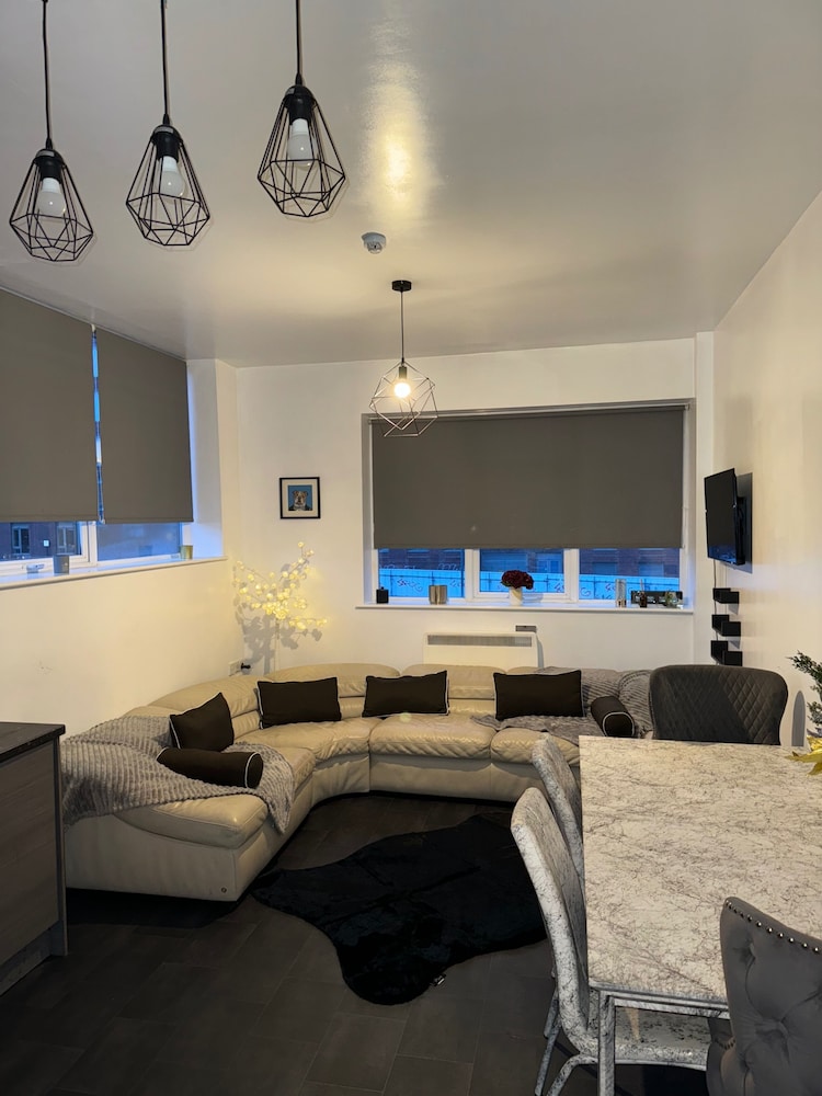 Central Sheffield 3-bed Apt, Sleeps 6 With Parking