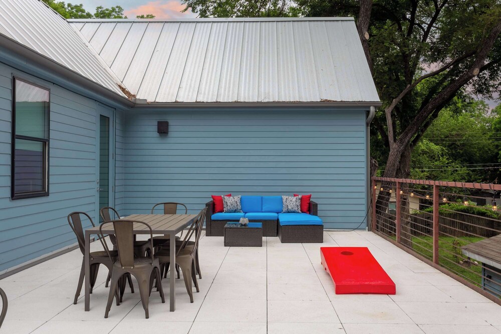 Upstay: Luxe Pool Retreat7 Min to Rainey St