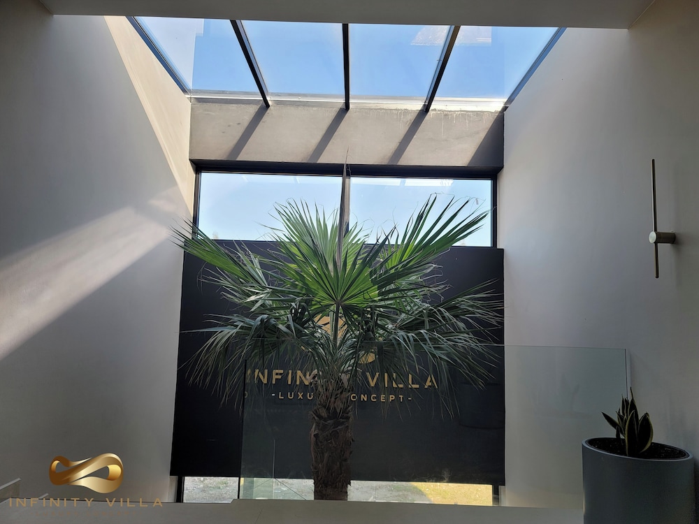La Mirage Group Villas