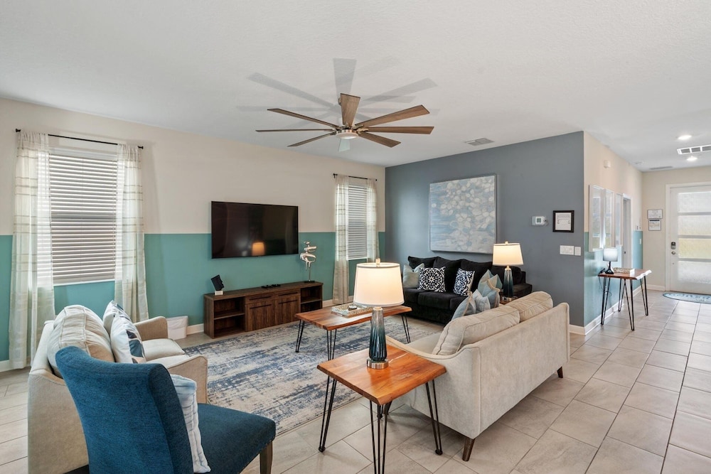 ChampionsGate Resort 8-Bedroom Vacation Pool Home - Includes Resort Clubhouse Amenity Access! 8 Home