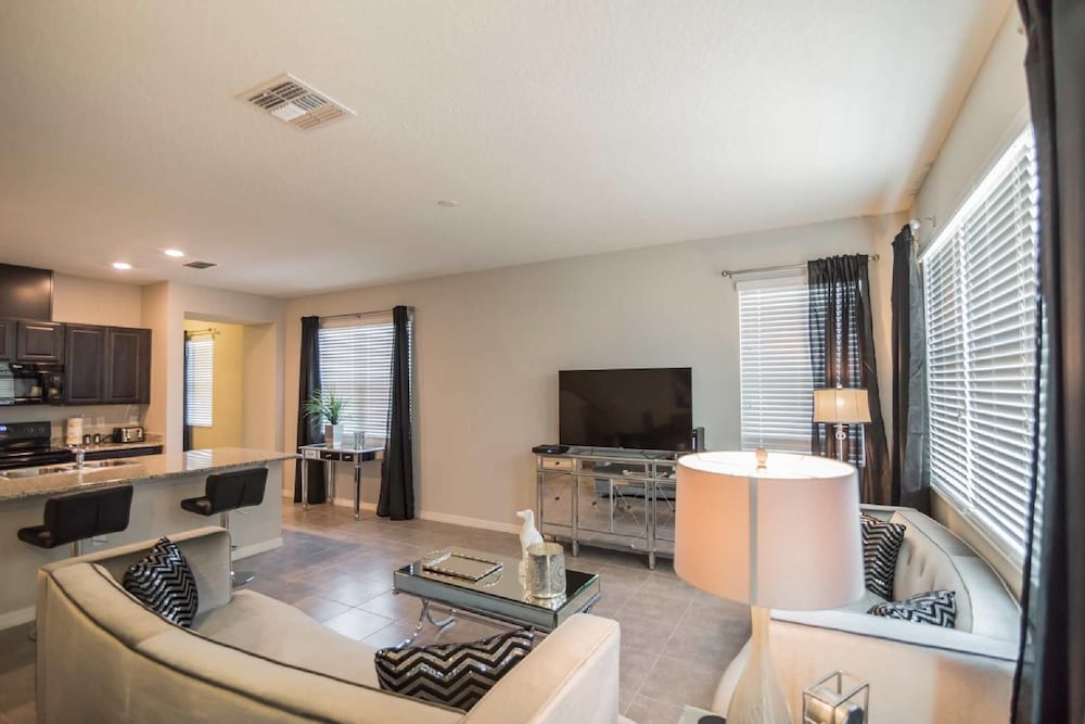 5137 Compass Bay - Image 2