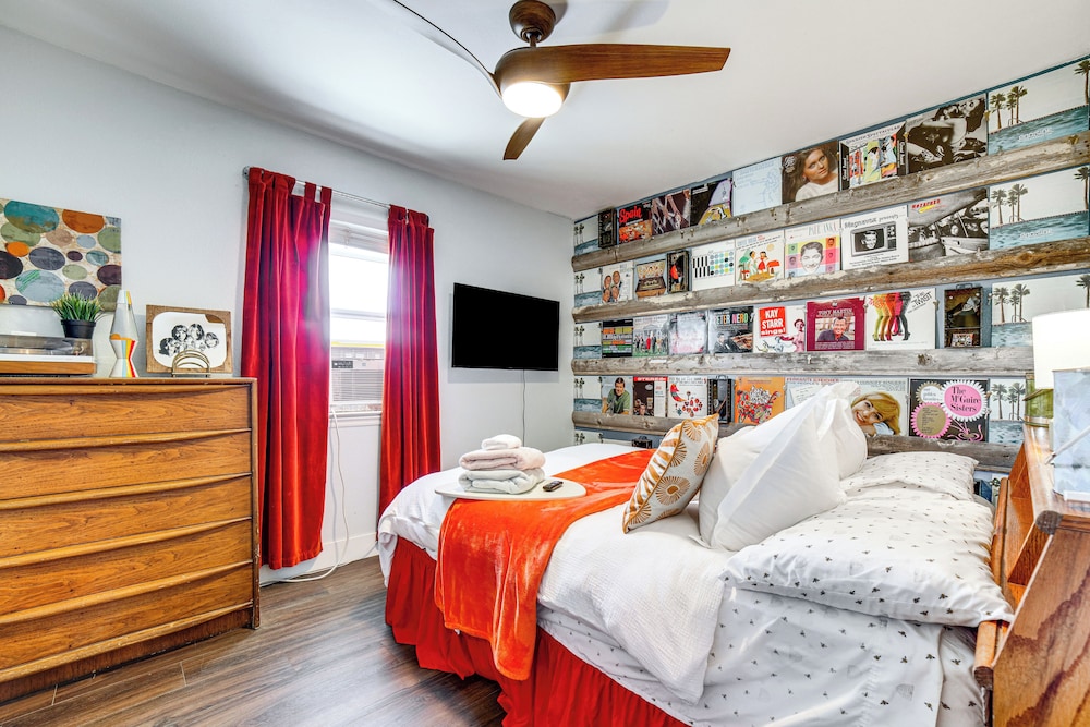 Rustic & Secluded Nevada Home: On-site Dog Park! view 3