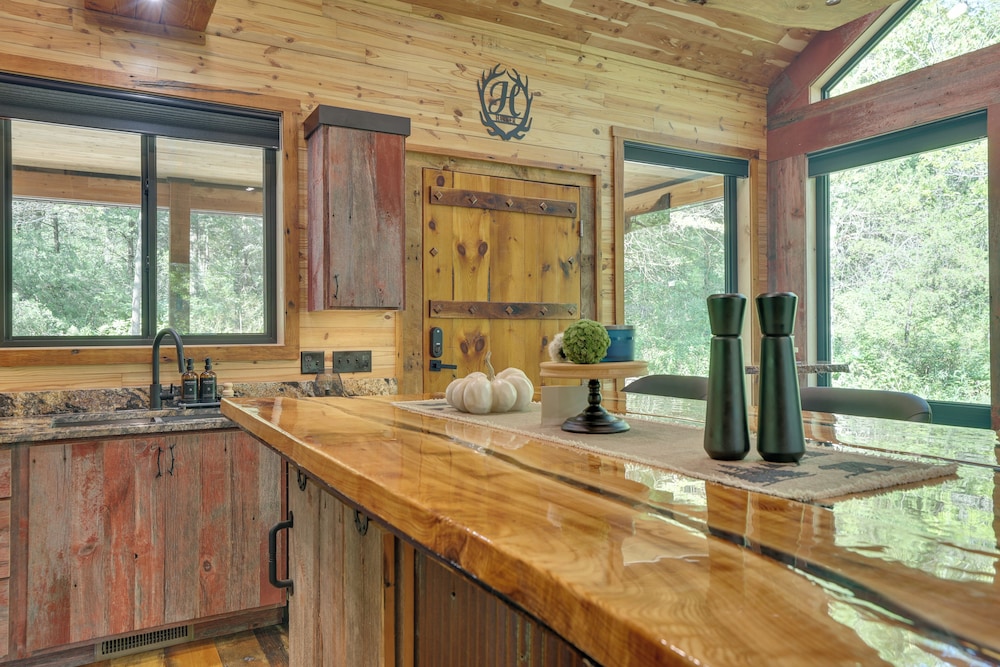 Galena Cabin on 20 Acres: 5 Mi to Downtown!