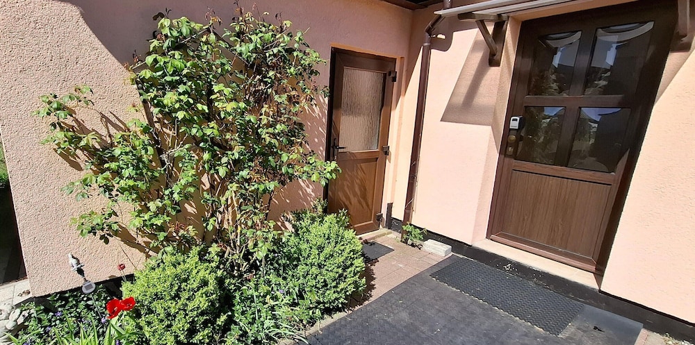 Einladender Bungalow in Kropelin mit Terrasse view 2