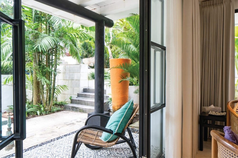 Martini Suites & Villa