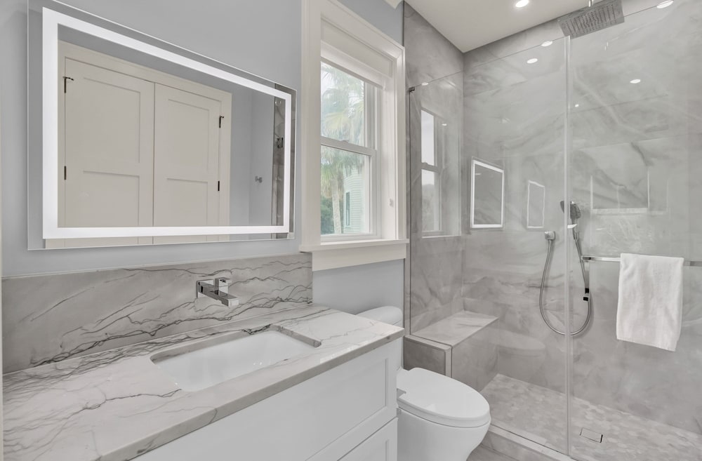 7 Beachwood East by Avantstay Steps to the Beach Ocean Views Hot Tub 7bdr