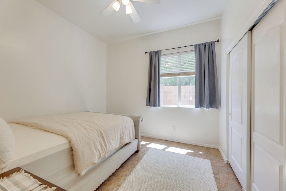 3 Mi to Santan Village: Home w/ Covered Patio